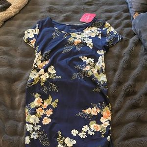 Maternity dress, size large, brand Isabel Maternity , knee length